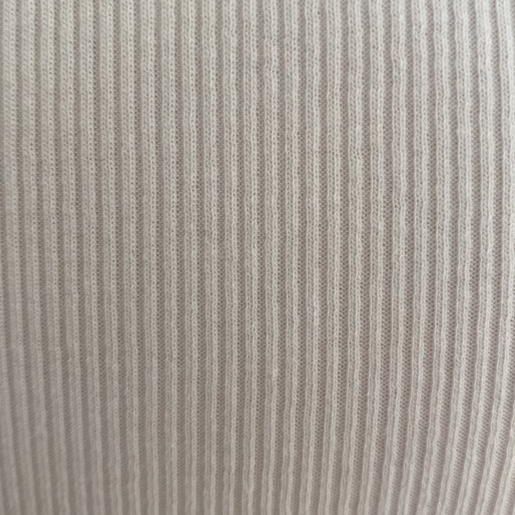 Garage crop tee, with raw edges, very lightweight - Picture 4 of 4